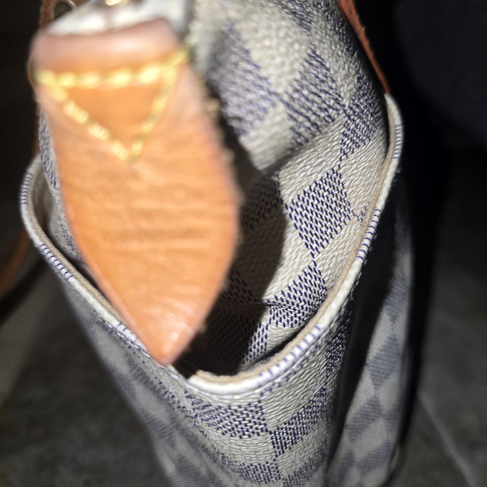 Louis Vuitton Tan and Cream Damier Azur Tote - Picture 7 of 8